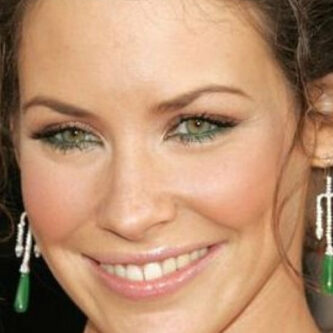 Maquillage d'Evangeline Lilly dans les tons verts