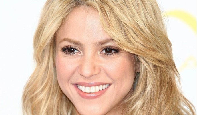 Copie des dents blanches de Shakira