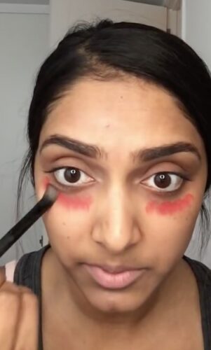 Astuce anti-cernes avec un rouge à lèvres
