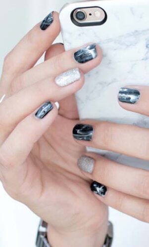 nail art marbré, la nouvelle tendance