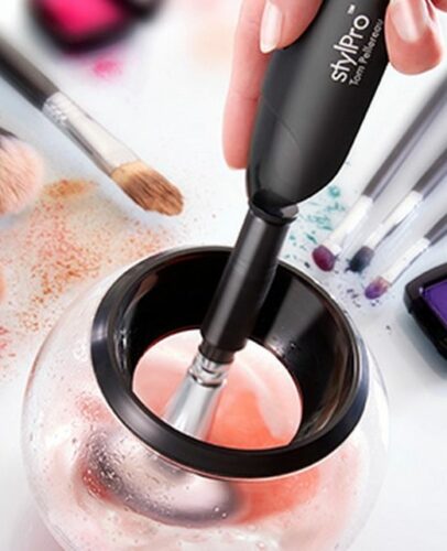 StylPro : Appareil pour nettoyer en 20 secondes ses pinceaux de maquillage