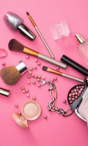 Les indispensables dans sa trousse de maquillage