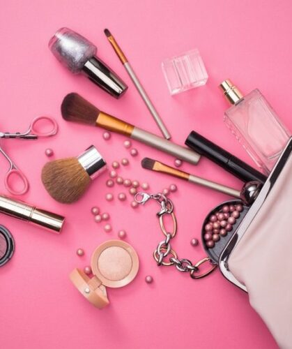 Les indispensables dans sa trousse de maquillage