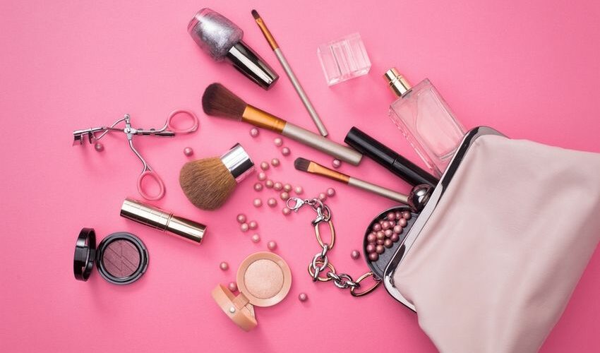 Les indispensables dans sa trousse de maquillage