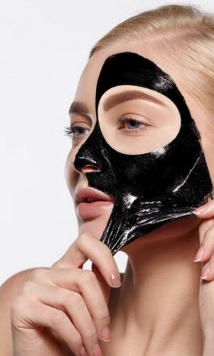 Masque noir attention aux dangers pour la peau
