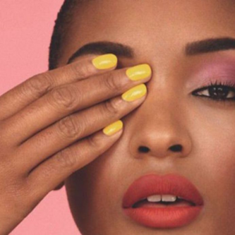 vernis sur peau noire, mate et métissée