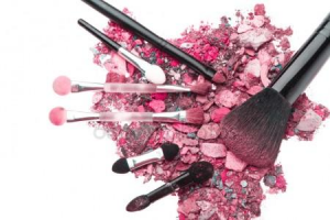 Comment réparer son maquillage cassé