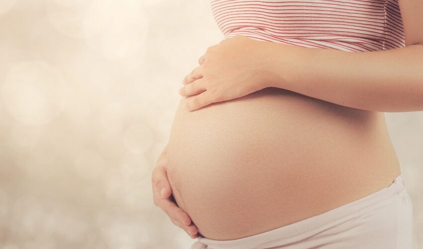 femme enceinte : gestes Beauté à éviter