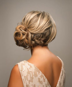 inspirations coiffures pour mariage : Chignon flouté 