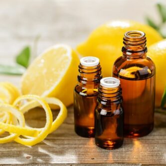 huile essentielle de citron, ennemie juré de la cellulite