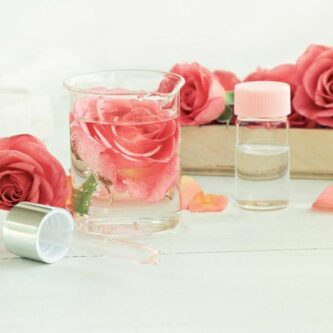 L'eau de rose et ses multiples vertus