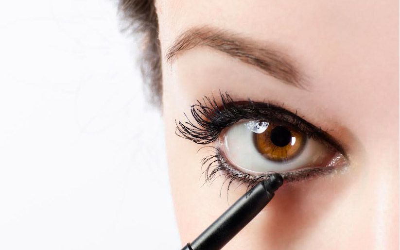 Crayon Noir Comment L Appliquer Correctement La Loge Beaute Crayon Noir Comment L Appliquer Correctement La Loge Beaute