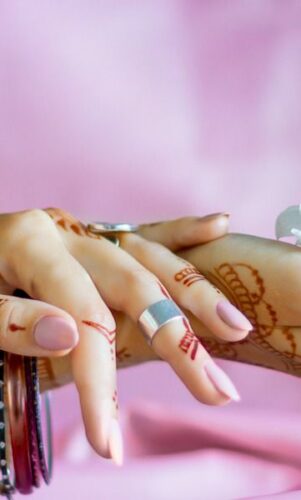 Tatouage au henné : une tradition ancestrale de plus en plus répandue 