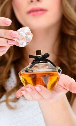 Bien choisir son parfum pour femme selon la saison